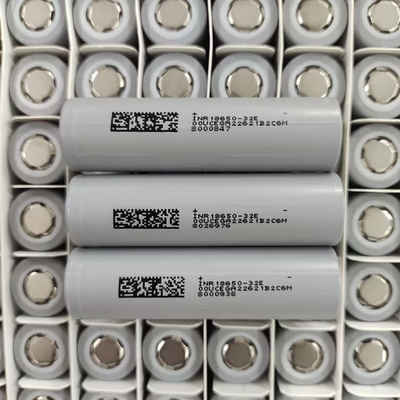 3.7V Τυπική κυλινδρική κυψέλη ιόντων λιθίου 3200mAh Μεγάλη χωρητικότητα 18650 μπαταρίες λιθίου