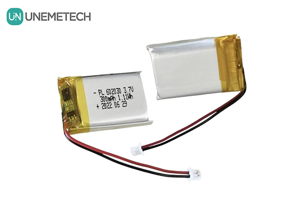 3.7V 300mAh Προσαρμοσμένο ασημένιο επαναφορτιζόμενο ιόν λιθίου πολυμερές μπαταρία πακέτο 602030 για GPS Tracker